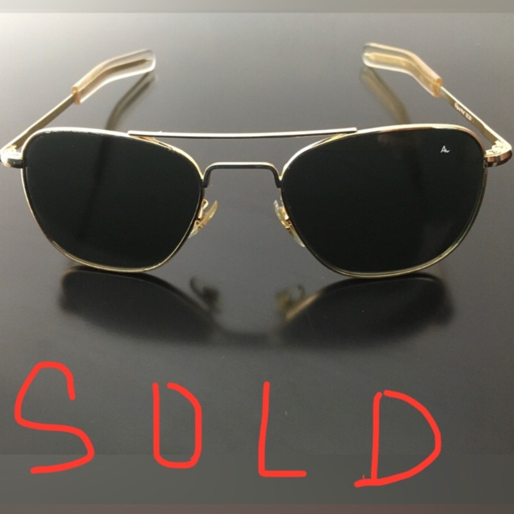 SOLD SOLD Offers Welcomed - AMERICAN OPTICAL AO GOLD FILLED AVIATORS

SIZE 52 20